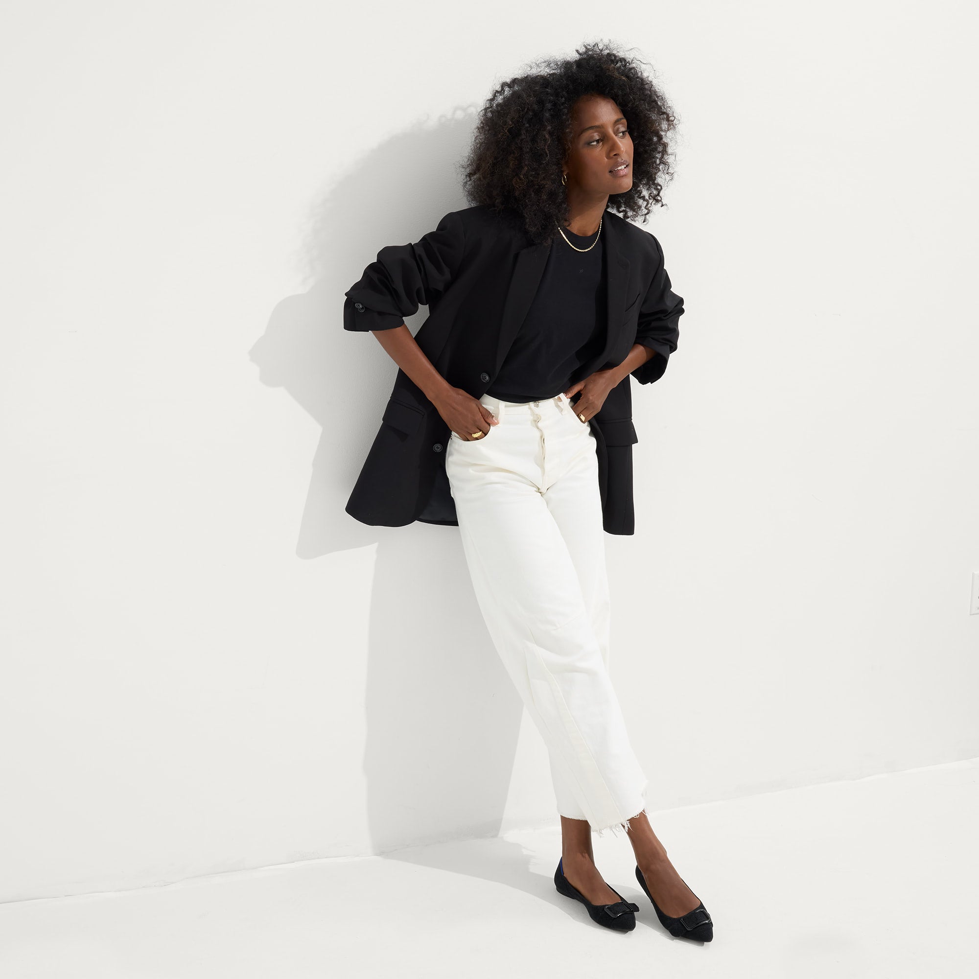 The ReVelvet™ Emblem Point II - ReVelvet™ Black - Image 4