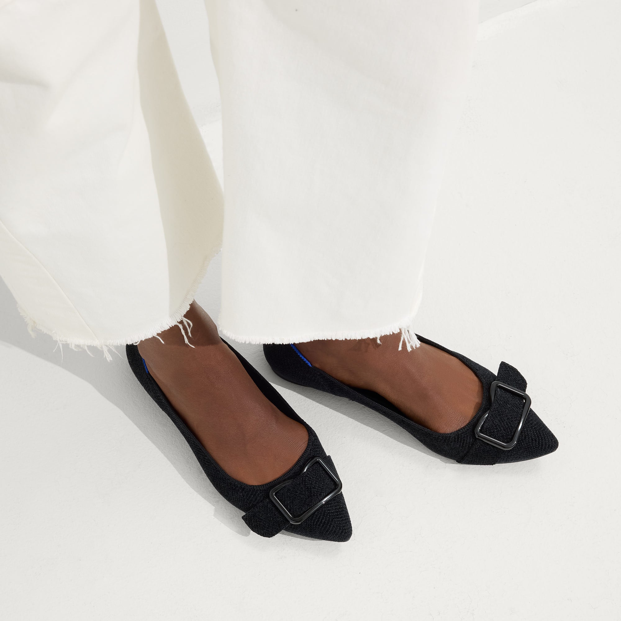 The ReVelvet™ Emblem Point II - ReVelvet™ Black - Image 3